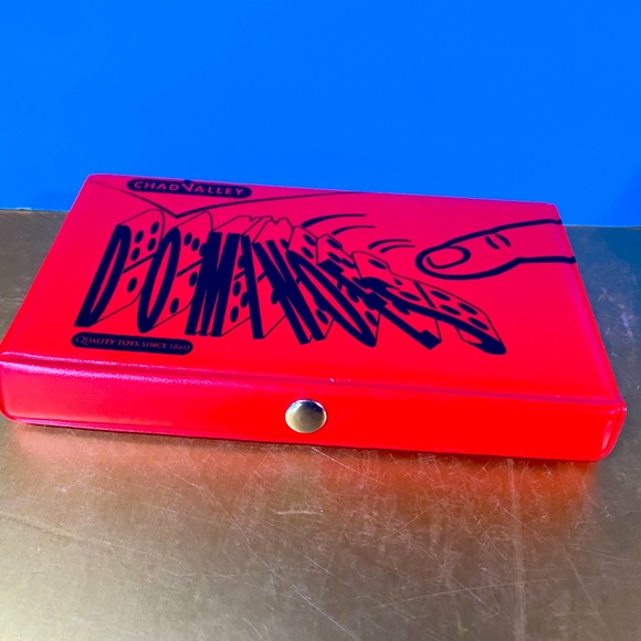 CHAD VALLEY VINTAGE DOMINOES TRAVEL PLAYING GAME 28 PIECE SET w/ RED VINYL CASE - Picture 5 of 8